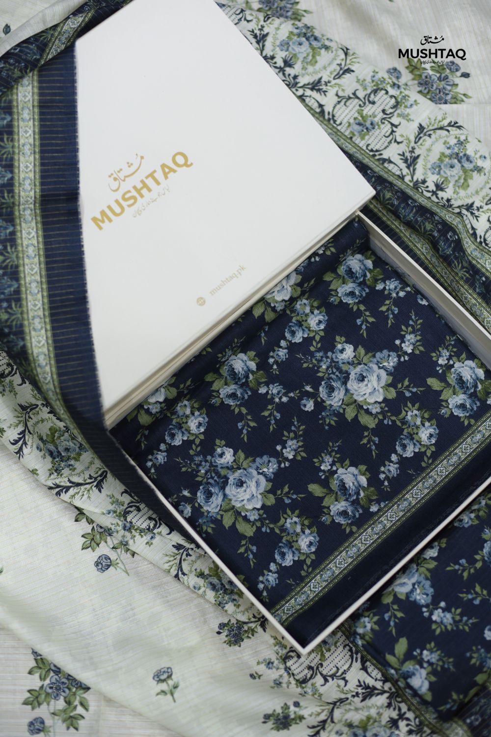 3Pcs Printed Khaddar with Box and No DC Charges Degsin - 16