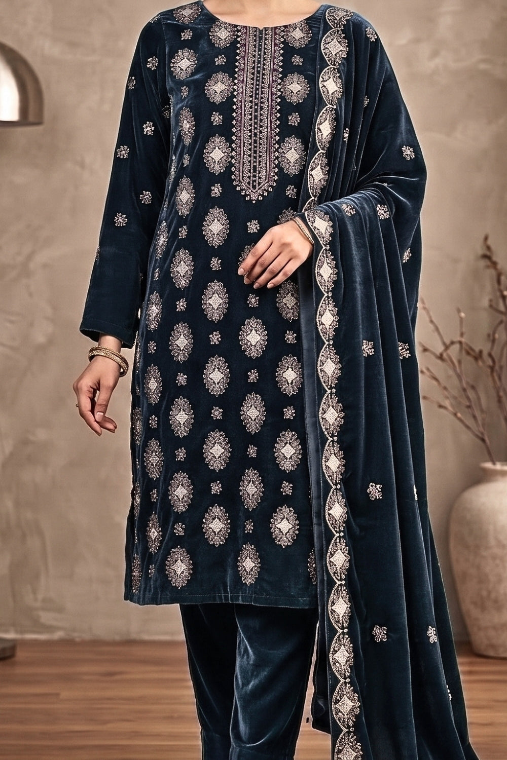 Mushtaq 3Pcs Unstitched Velvet Plain suit Desgin - 4