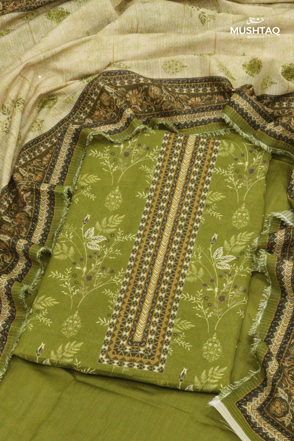 3Pcs Printed Lawn Suit & Doriya Dupatta Desgin - 5