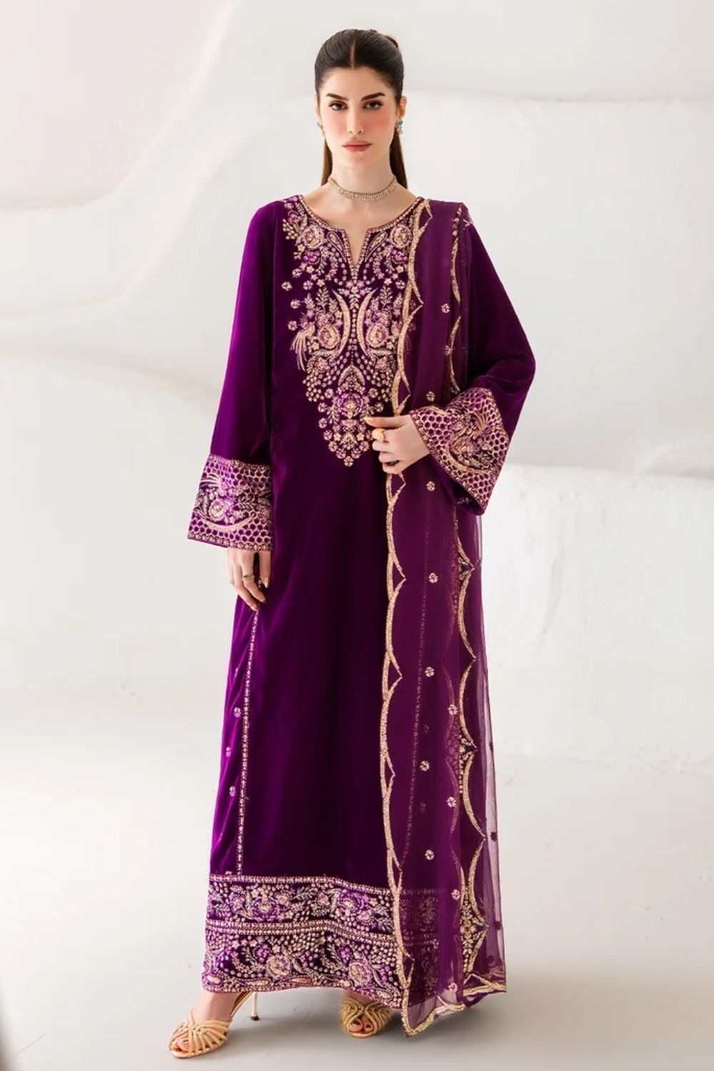 Emaan Adeel The Velvet Affair 3 Piece Unstitched Embroidered Velvet Suit MAELLE