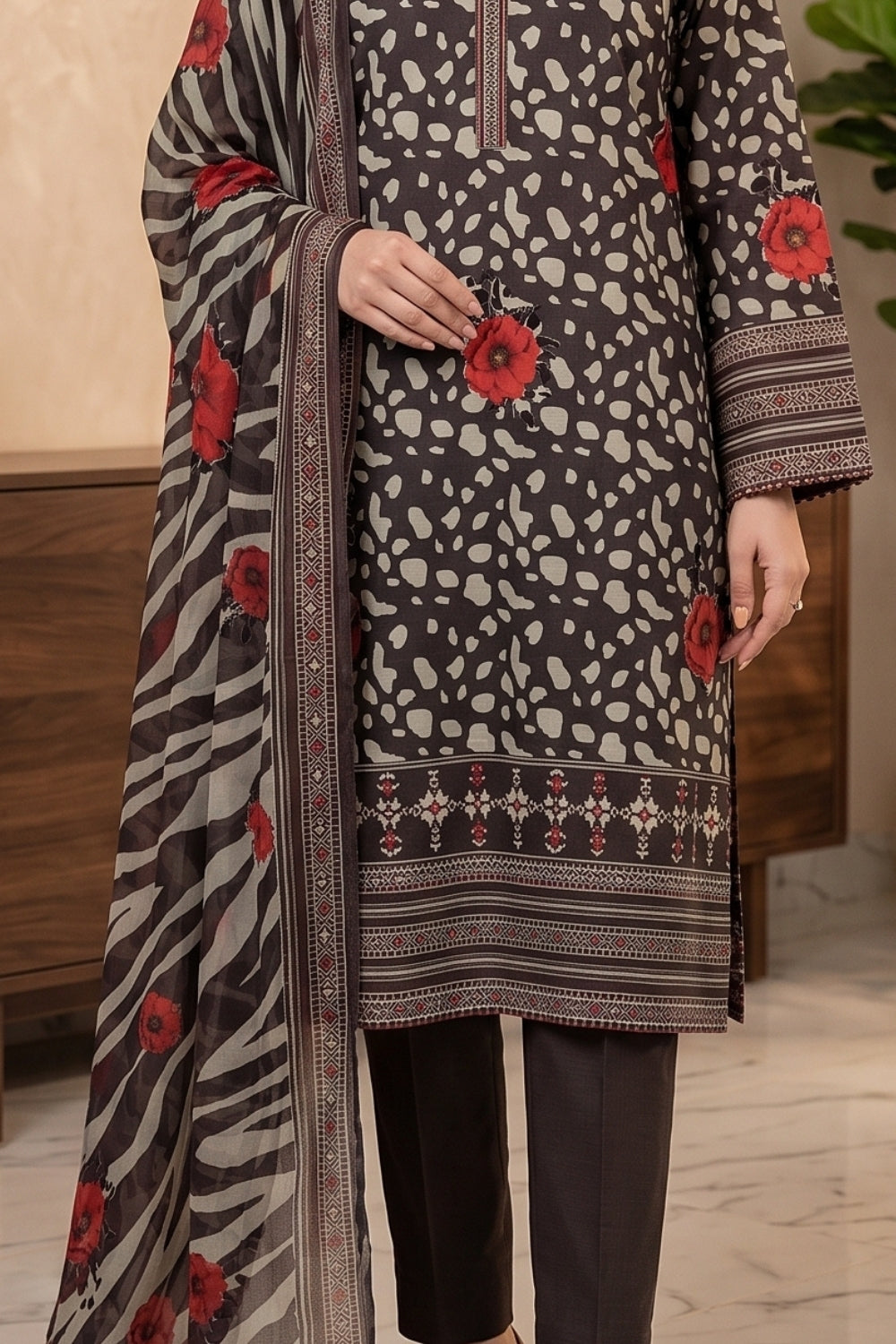 Mushtaq 3Pcs Unstitched Printed Viscouse Linen Suit with chiffon duppata Noor-e-Aroos Collection Desgin - 5
