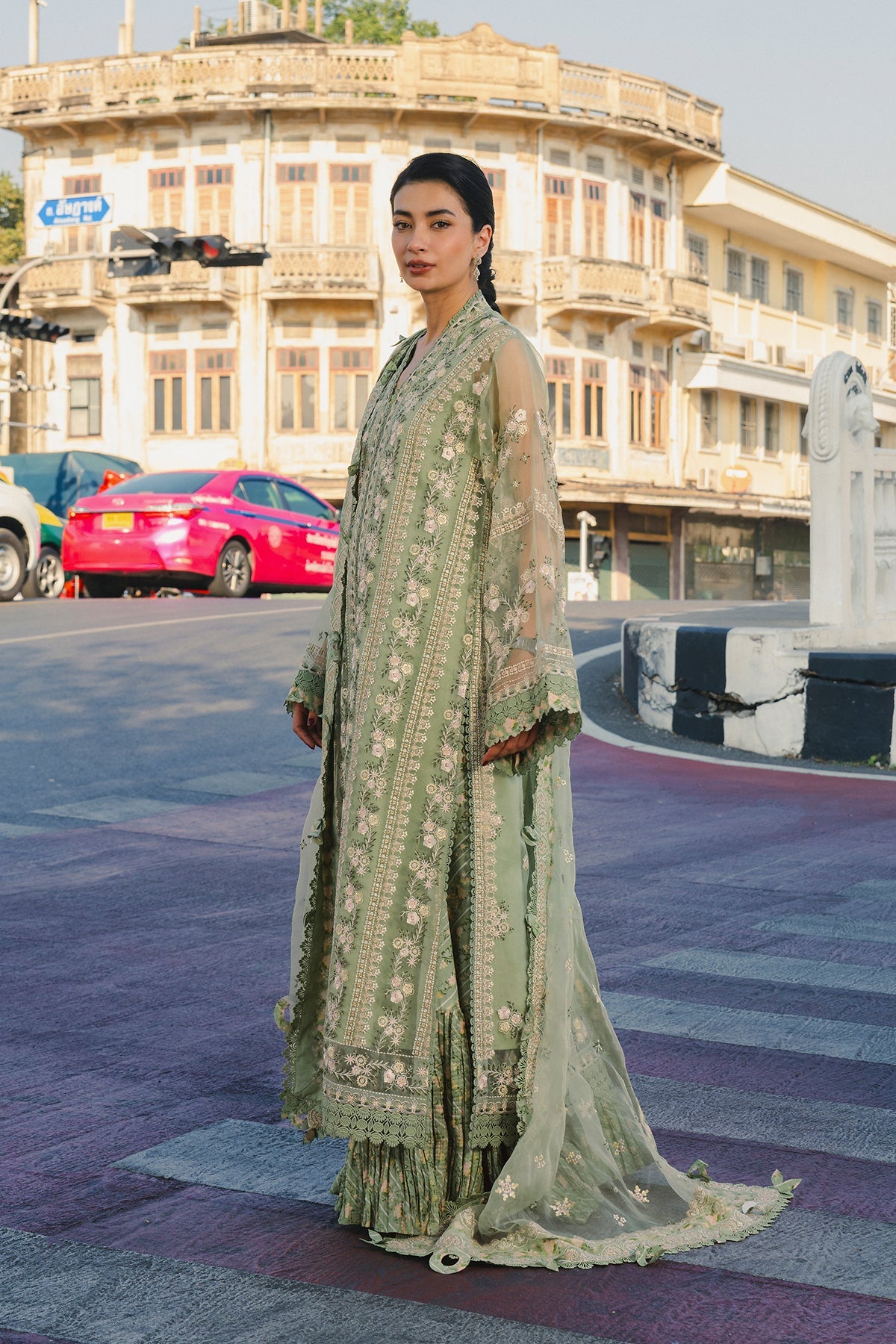 Afrozeh 3 Pc Unstitched Embroidered Lawn Suit Deedar