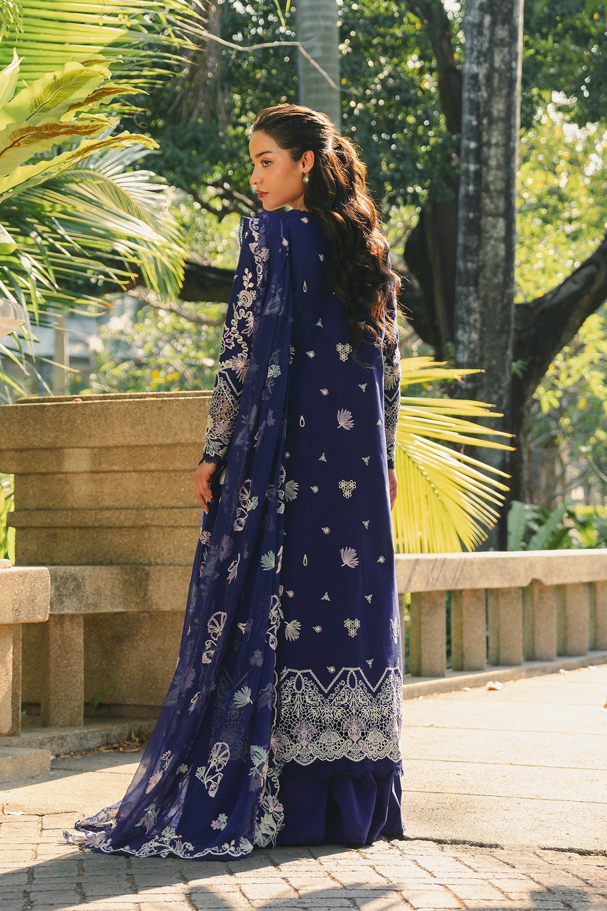Afrozeh 3 Pc Unstitched Embroidered Lawn Suit Aitraaf