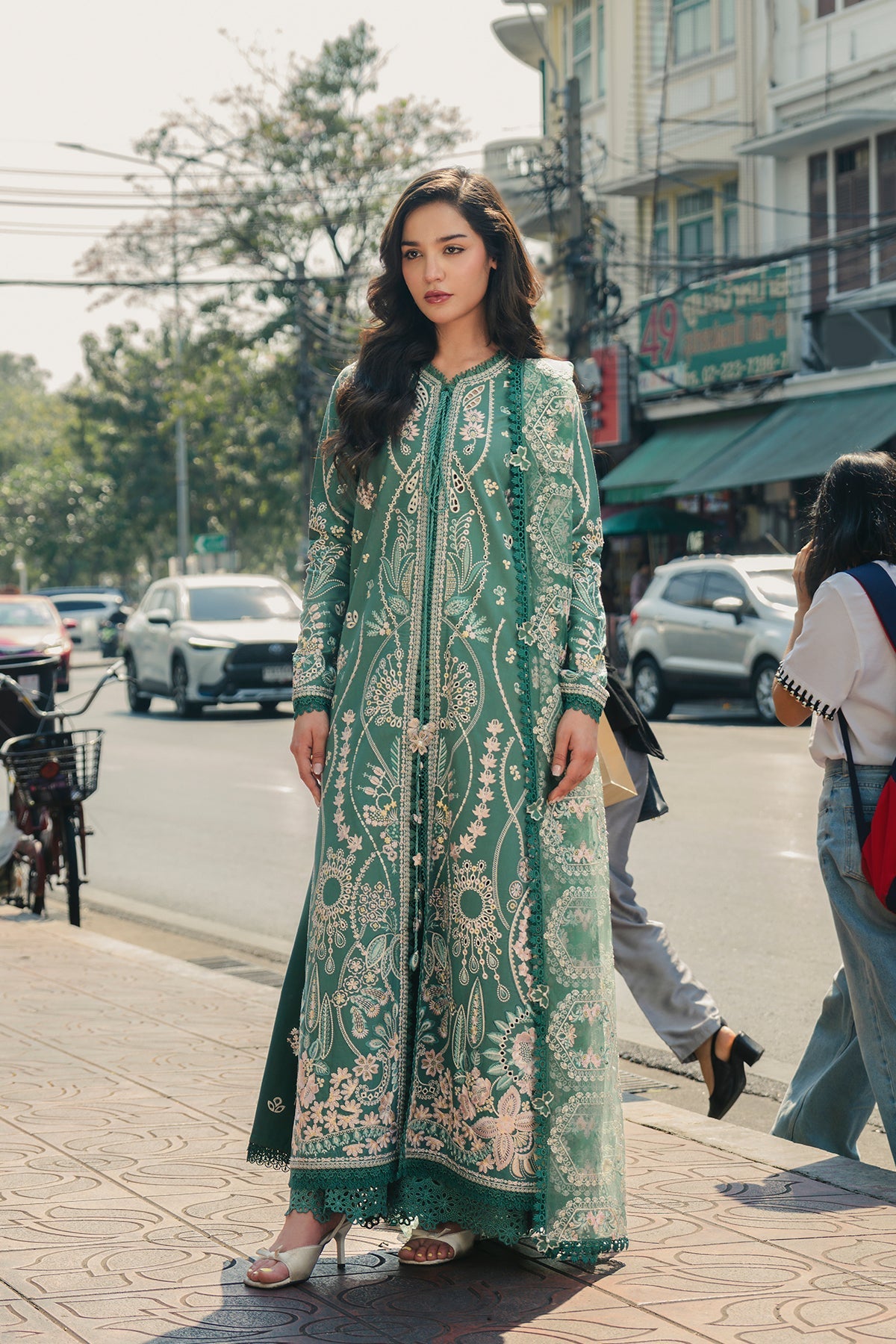 Afrozeh 3 Pc Unstitched Embroidered Lawn Suit Vasl