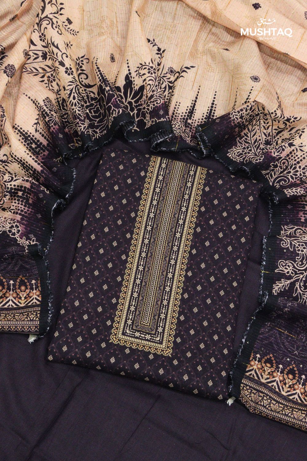 3Pcs Printed Lawn Suit & Doriya Dupatta Desgin - 4