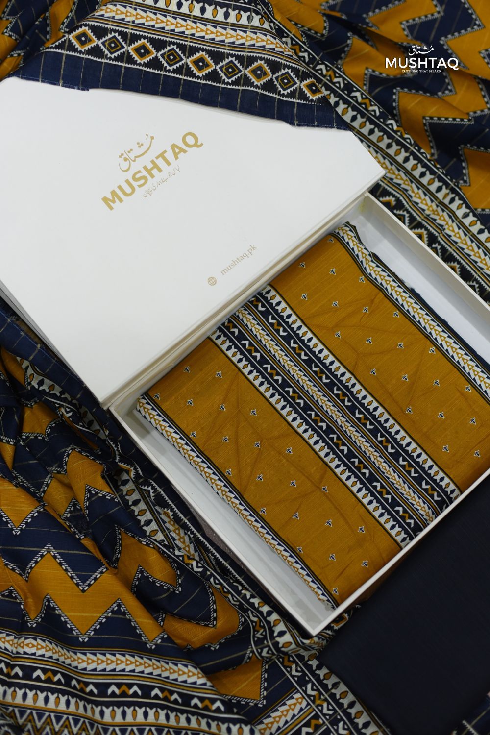 3Pcs Printed Khaddar with Box and No DC Charges Degsin - 17