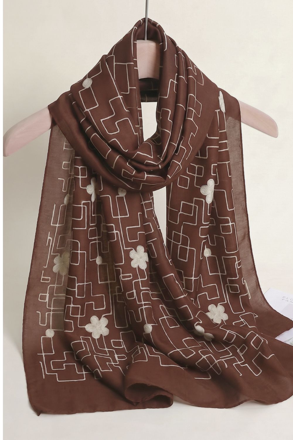 Embroidered Lawn Fabric stallers Desgin - 1