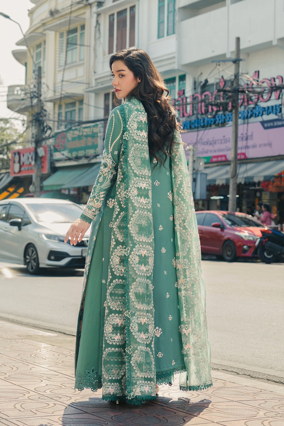 Afrozeh 3 Pc Unstitched Embroidered Lawn Suit Vasl