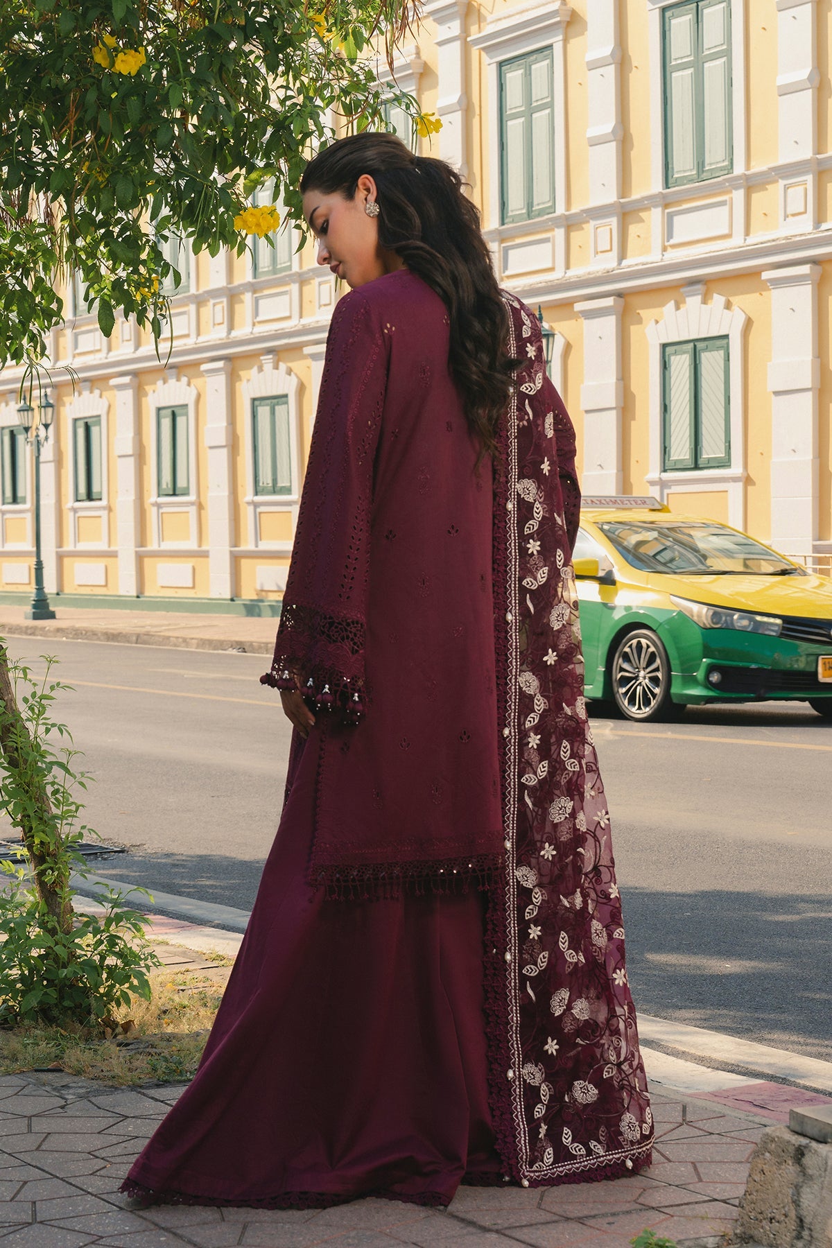 Afrozeh 3 Pc Unstitched Embroidered Lawn Suit Haya