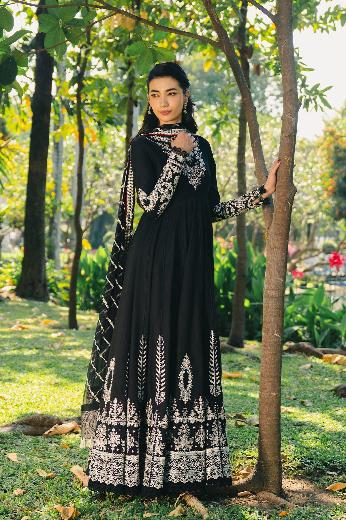 Afrozeh 3 Pc Unstitched Embroidered Lawn Suit Parizaad