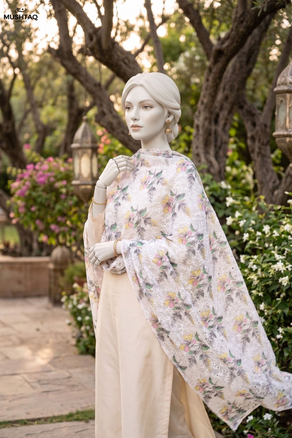 Embroidered Lawn Shawl Desgin - 9