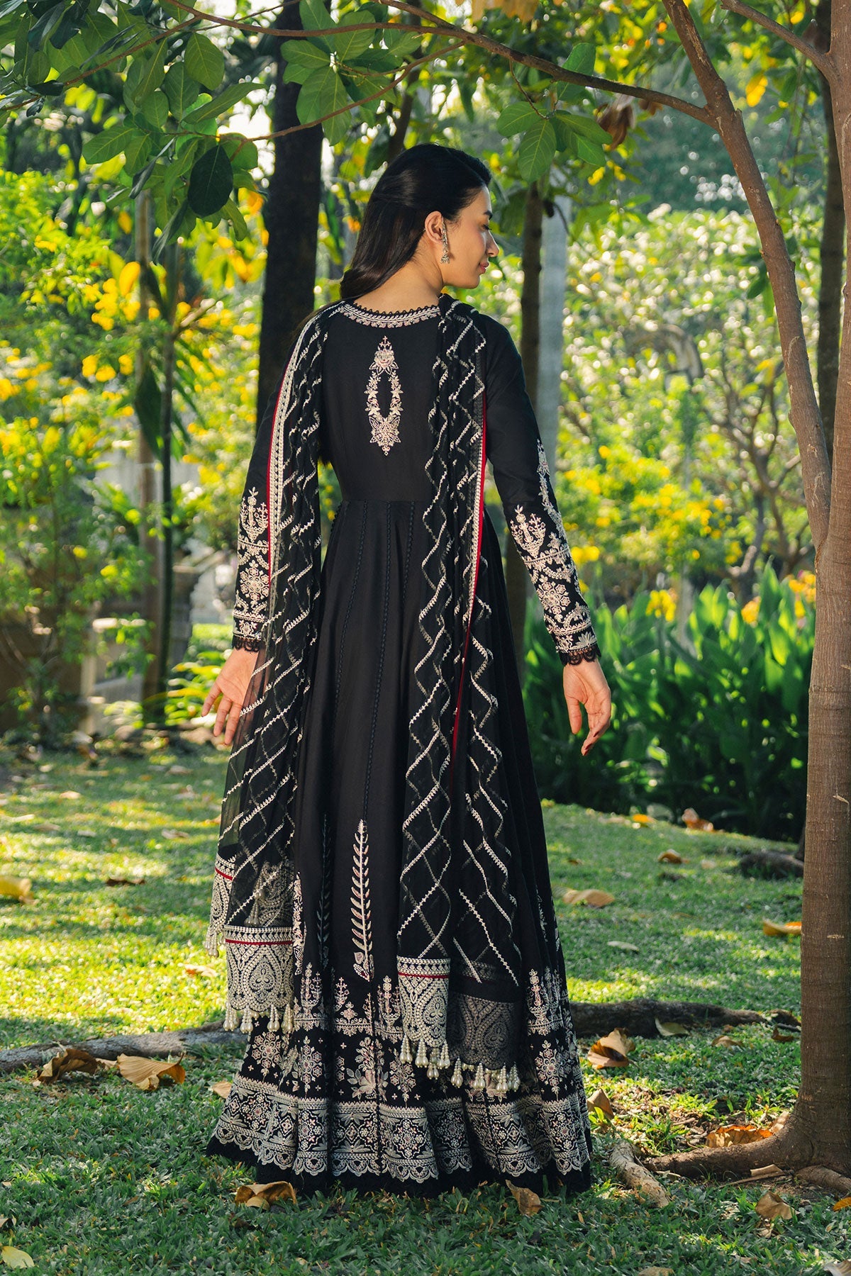 Afrozeh 3 Pc Unstitched Embroidered Lawn Suit Parizaad