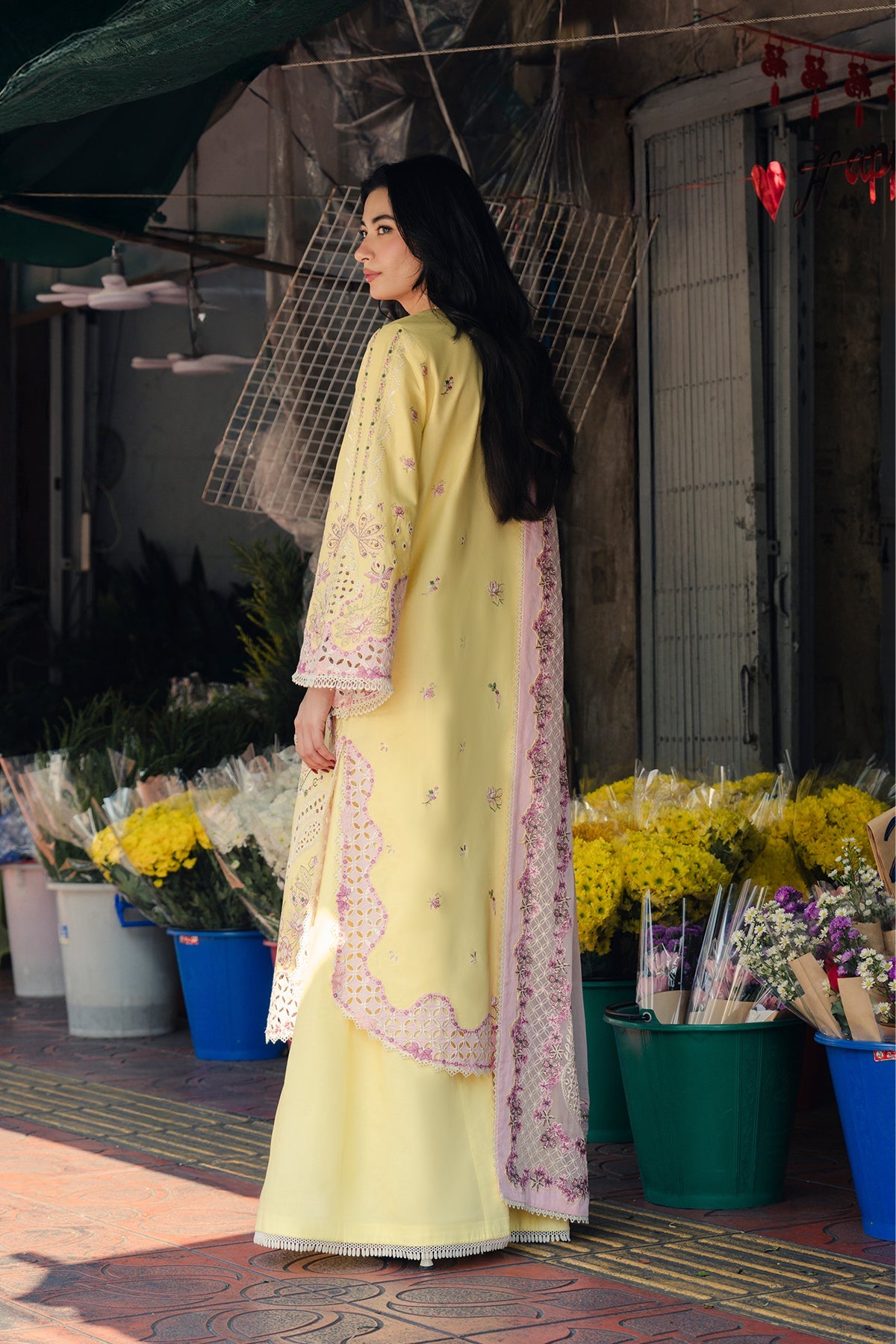 Afrozeh 3 Pc Unstitched Embroidered Lawn Suit Lamha