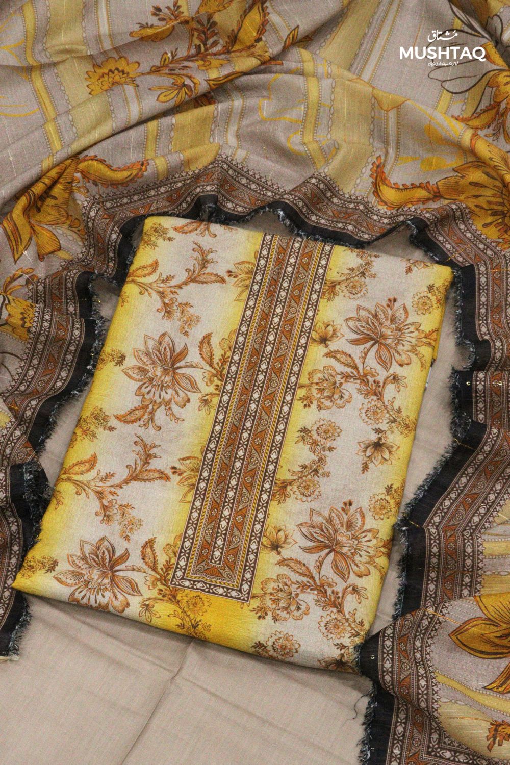 3Pcs Printed Lawn Suit & Doriya Dupatta Desgin - 3