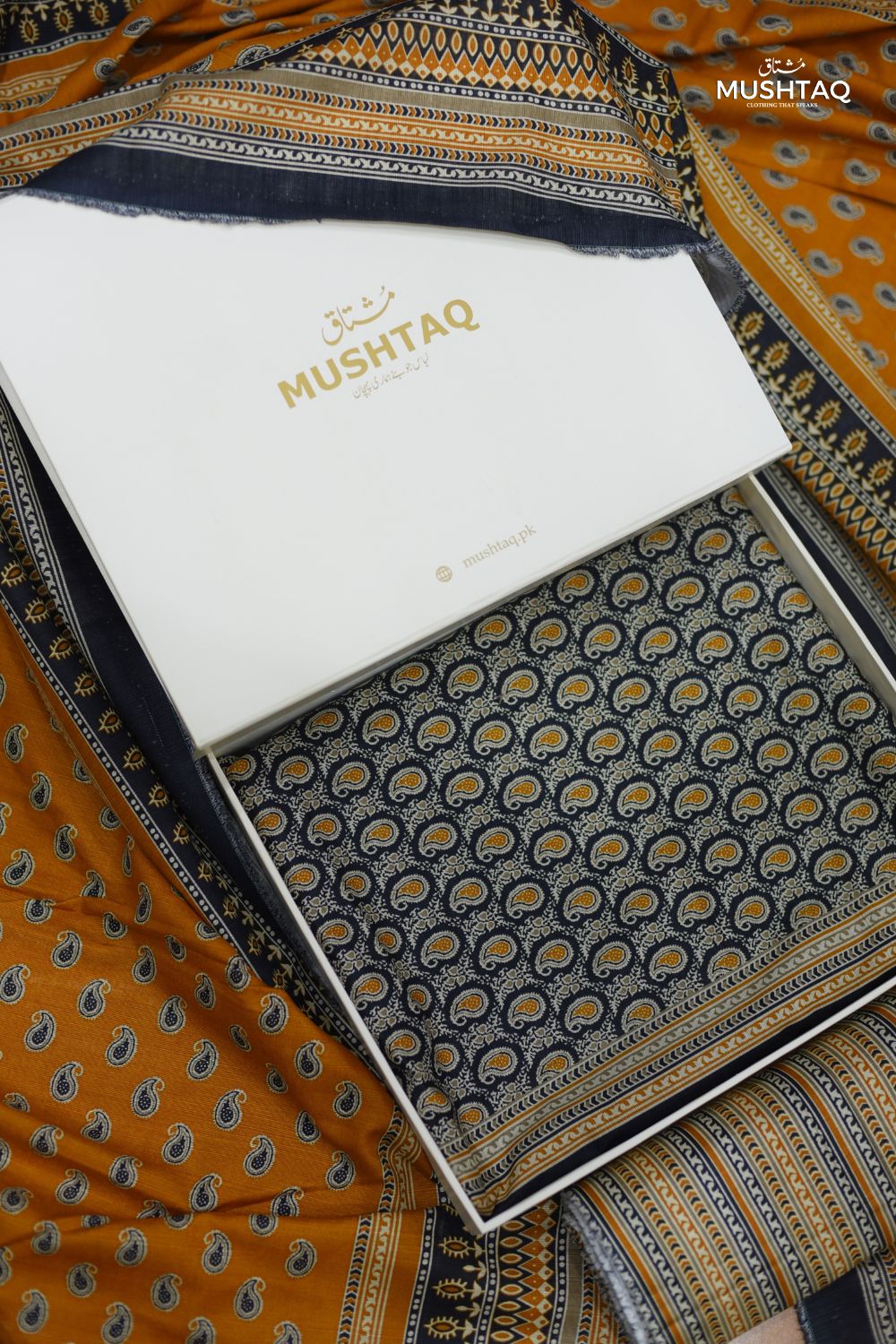 3Pcs Printed Khaddar with Box and No DC Charges Degsin - 11