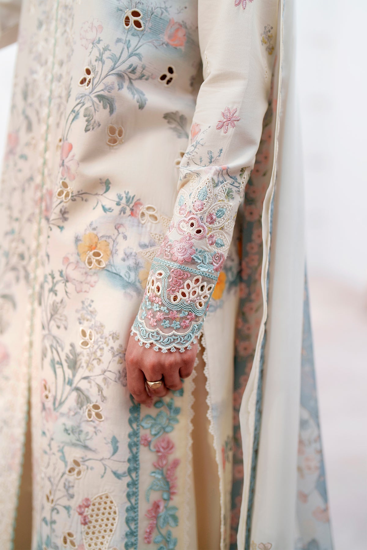 Afrozeh Festive Lawn Womenswear Unstitched Embroidered Luxury Lawn 3 Piece SuitN NURELLE