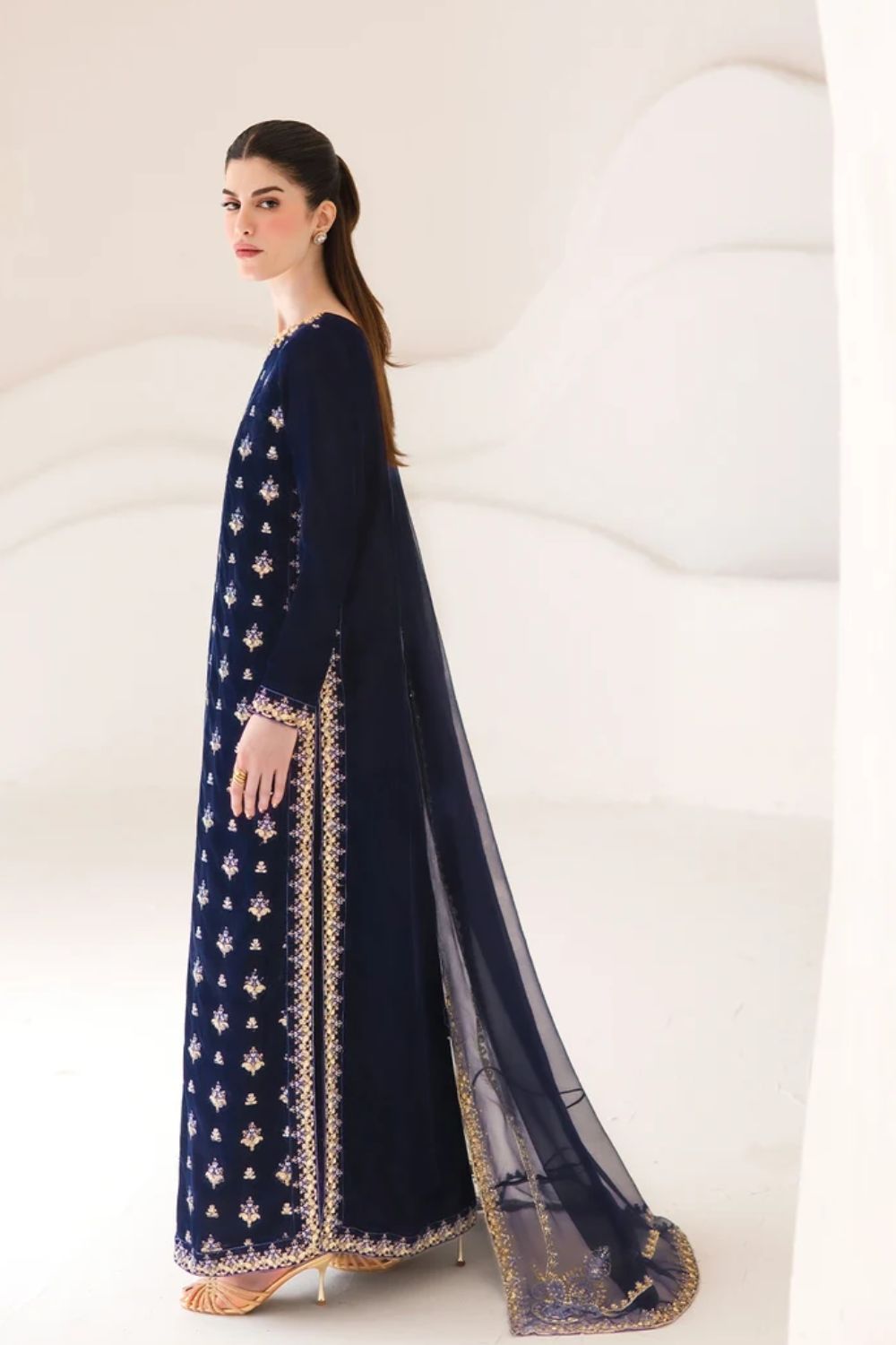 Emaan Adeel The Velvet Affair 3 Piece Unstitched Embroidered Velvet Suit ESMERAY