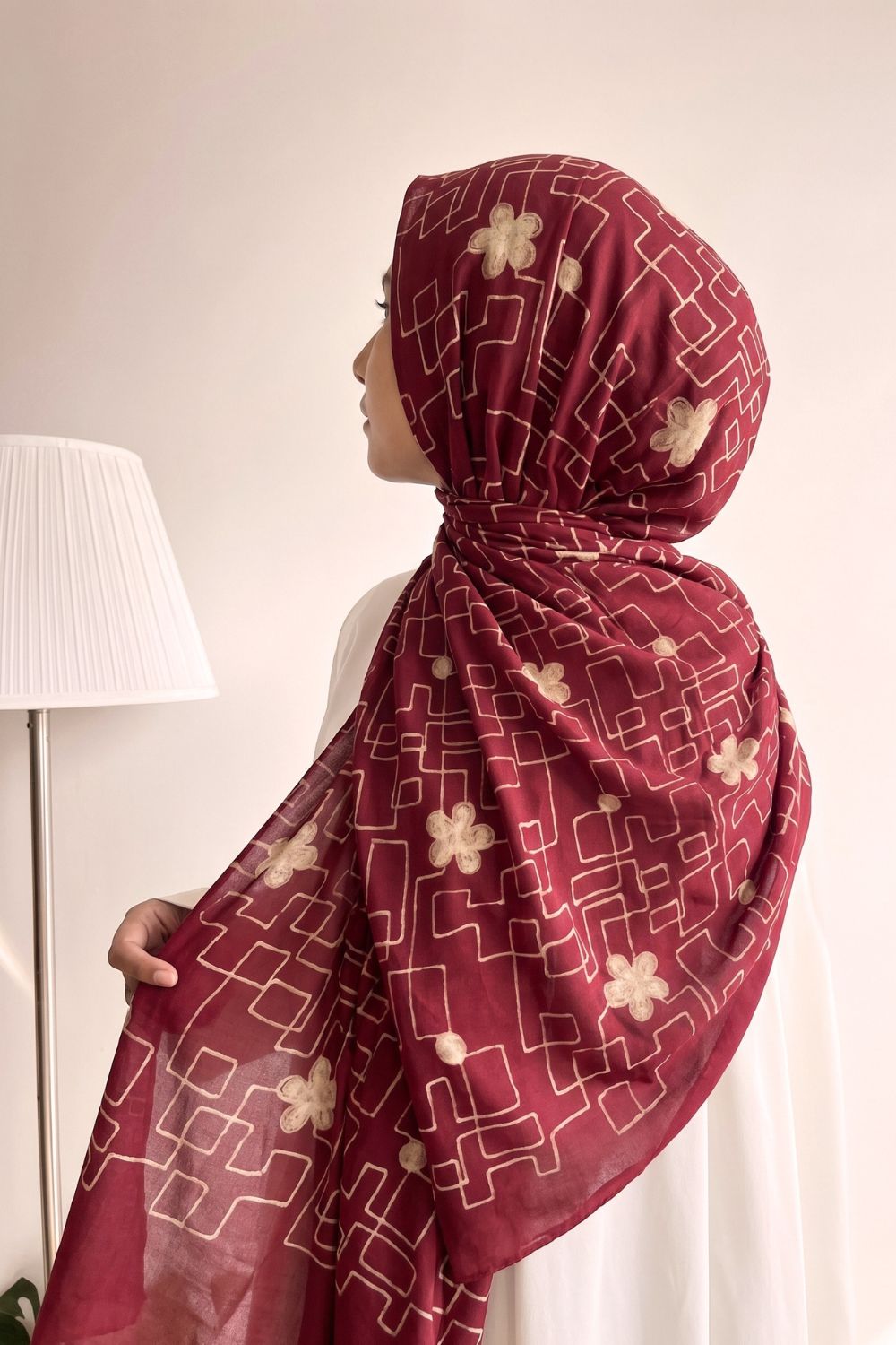 Embroidered Lawn Fabric stallers Desgin - 5