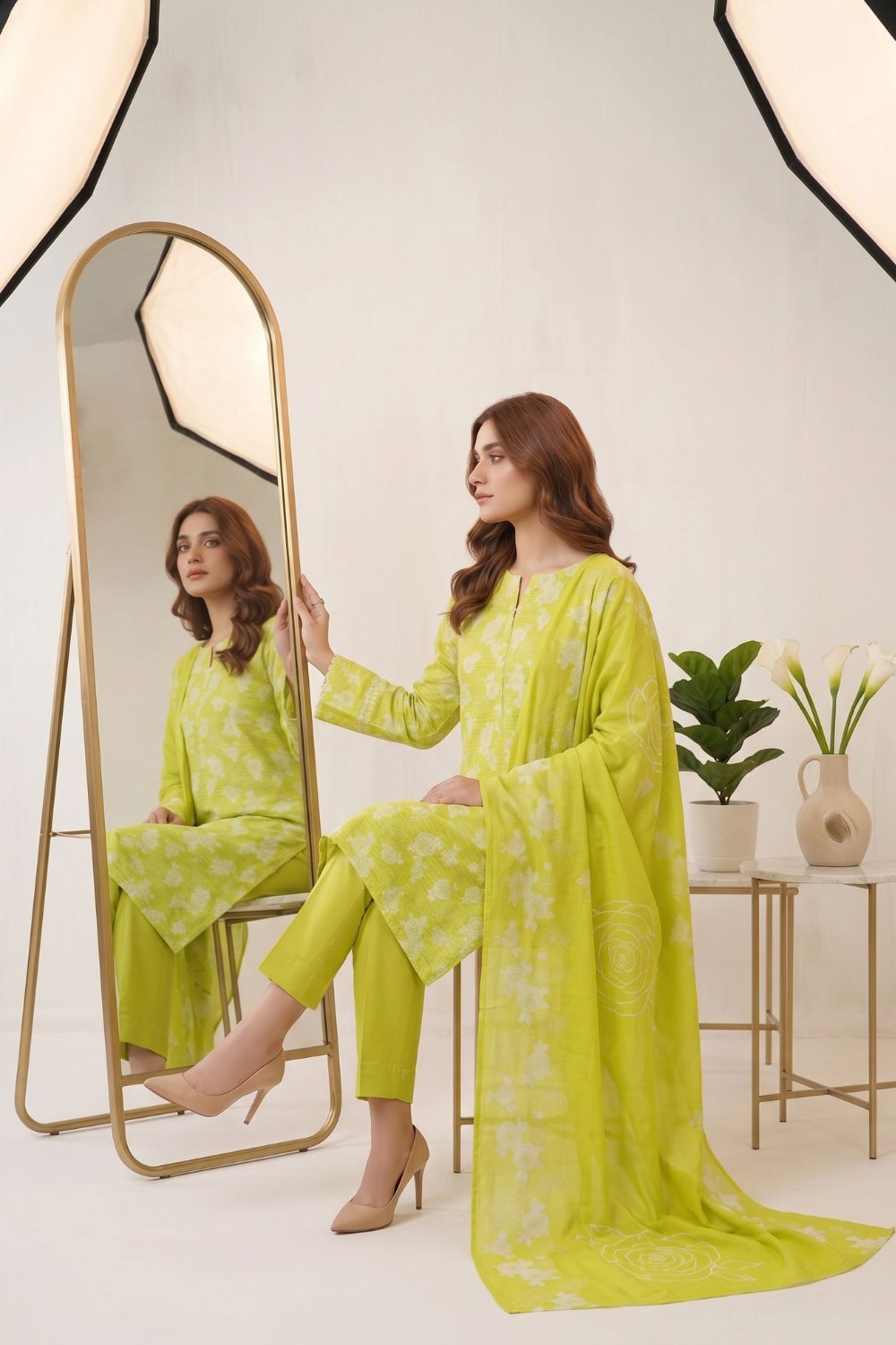Mushtaq 3Pcs Unstitched Printed Lawn Suit Shanoor Collection Desgin - 5