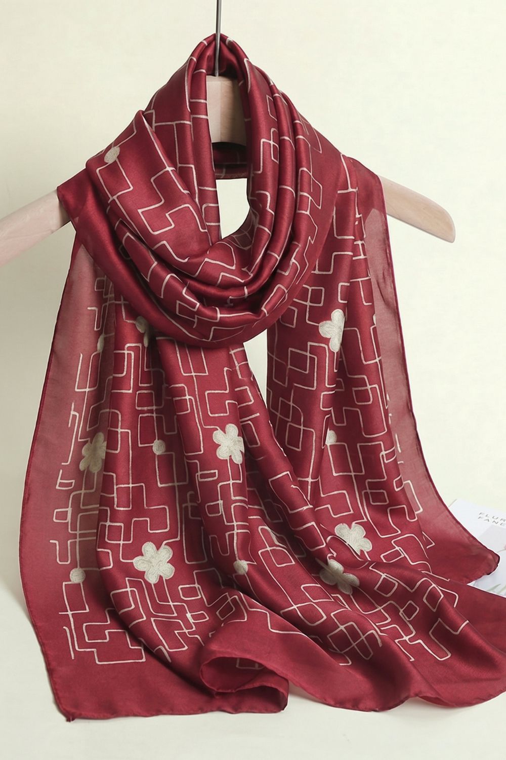 Embroidered Lawn Fabric stallers Desgin - 5