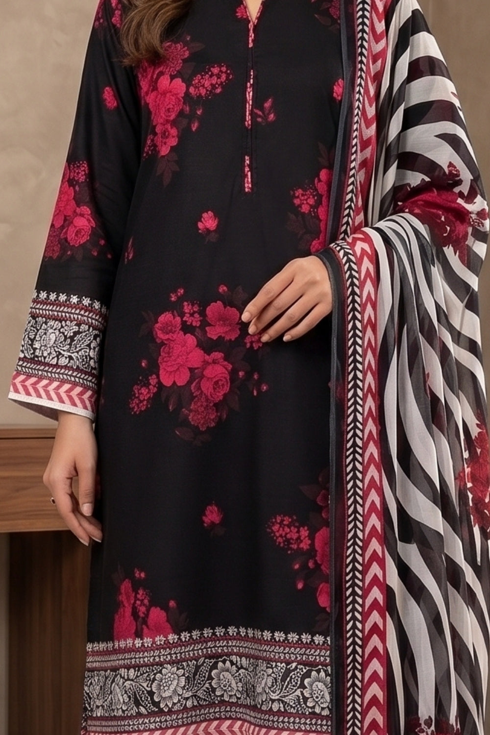 Mushtaq 3Pcs Unstitched Printed Viscouse Linen Suit with chiffon duppata Noor-e-Aroos Collection Desgin - 6