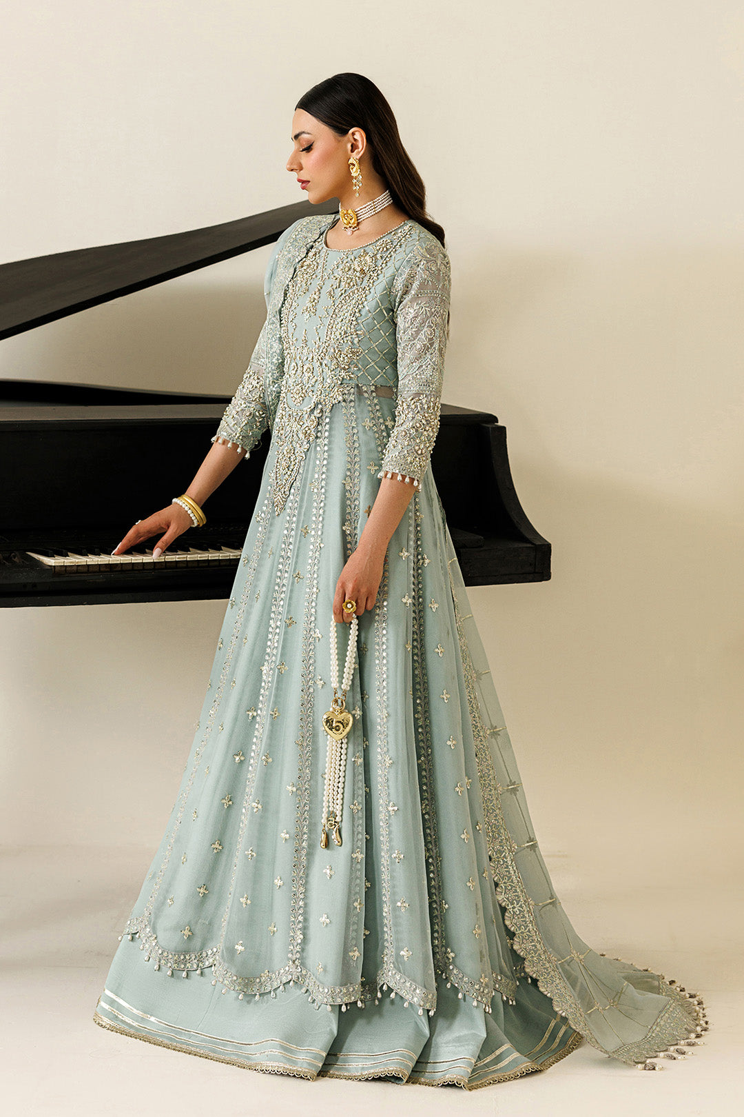 Alizeh Aymal Vol 4 3 Piece Unstitched Embroidered Chiffon Suit AF-BHM-4070-Sinoor