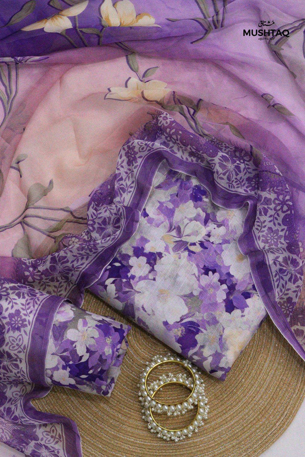 3Pcs Printed Lawn Suit & Chiffon Dupatta Desgin - 2