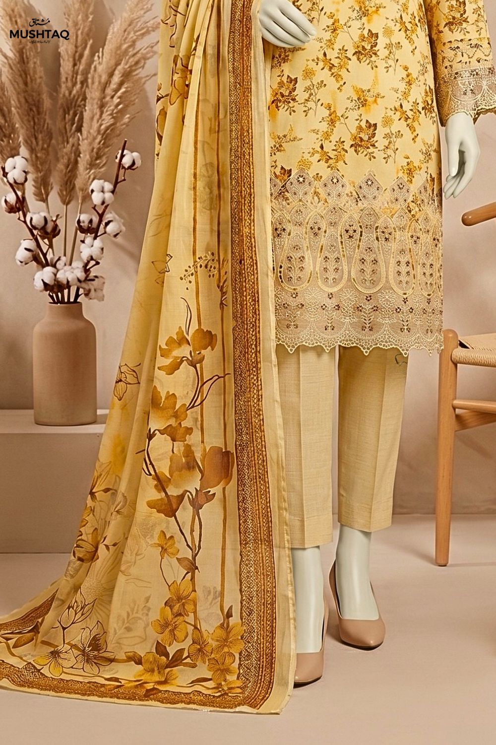 Mushtaq Dastaan Collection 3Pcs Unstitched Embroidered Lawn Suit with Chiffon Dupatta Desgin - 1