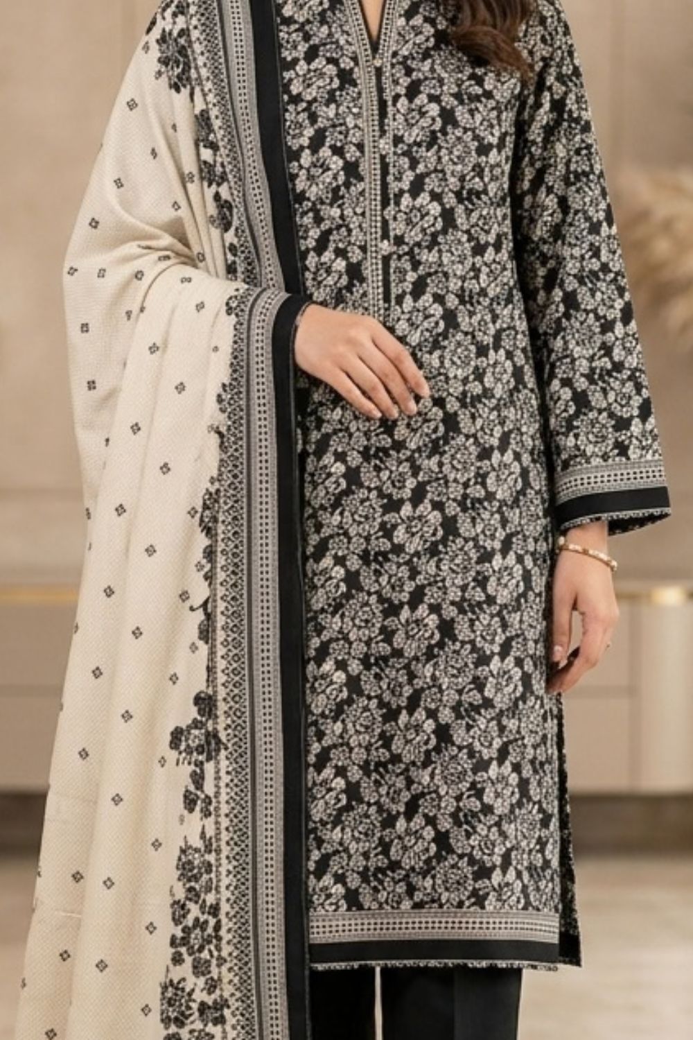 Mushtaq 3Pcs Unstitched Printed Khaddar Mehrza Collection Desgin - 7