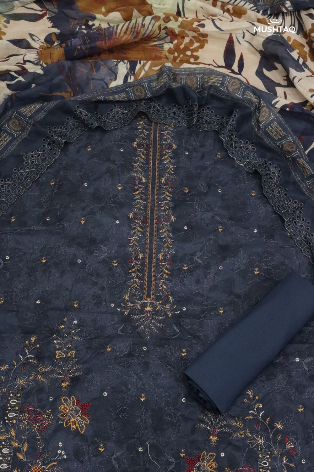 3Pcs Embrodiered Lawn Desgin - 5