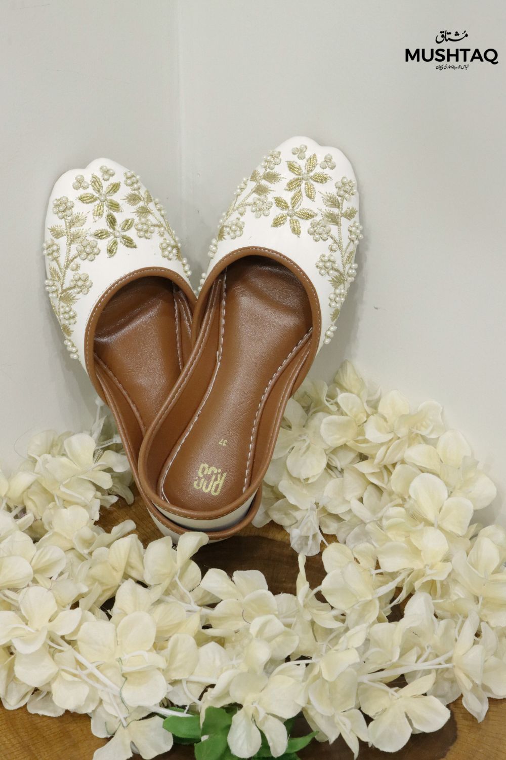 Embroided khussas collection Desgin - 3