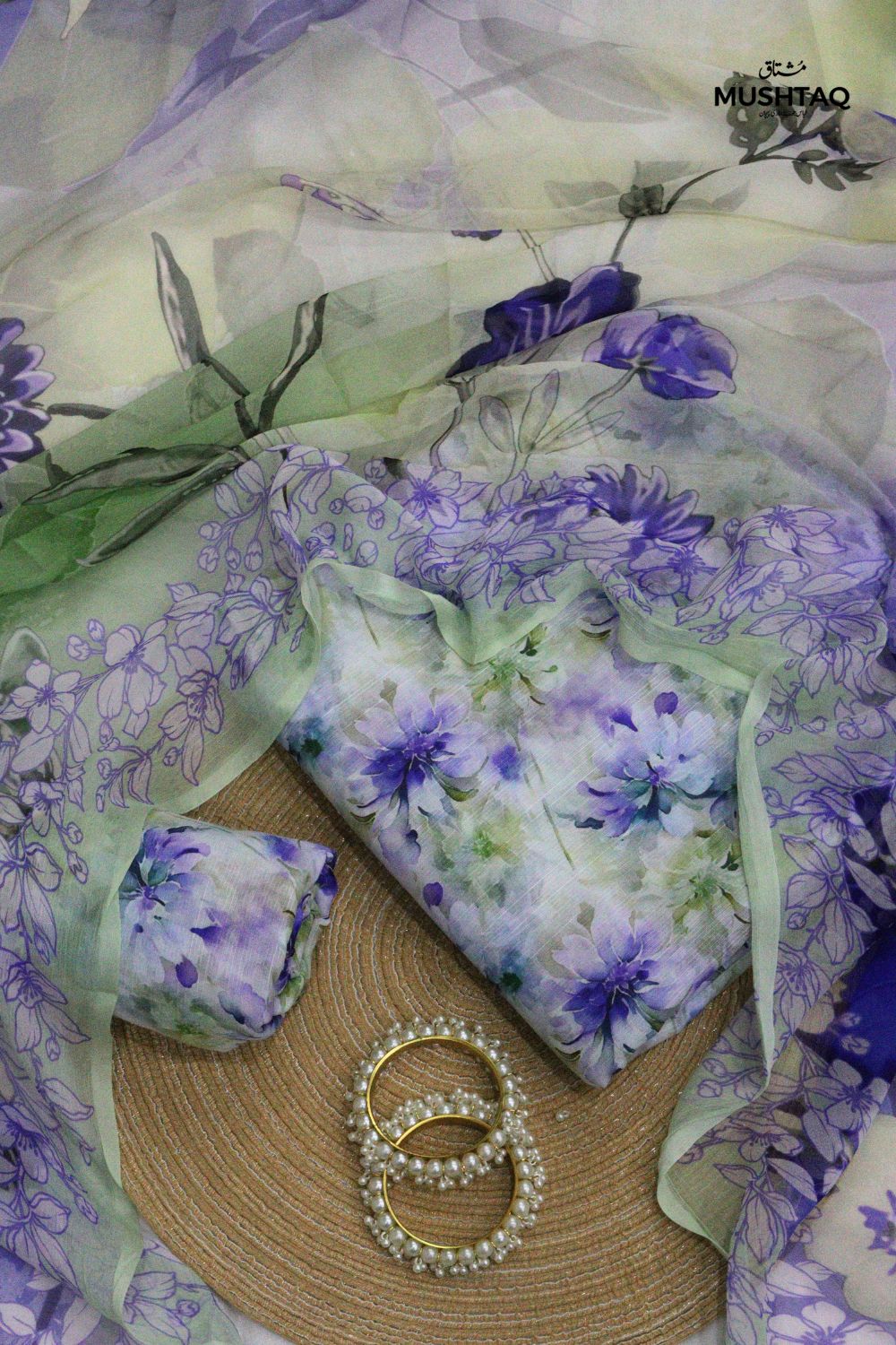 3Pcs Printed Lawn Suit & Chiffon Dupatta Desgin - 3