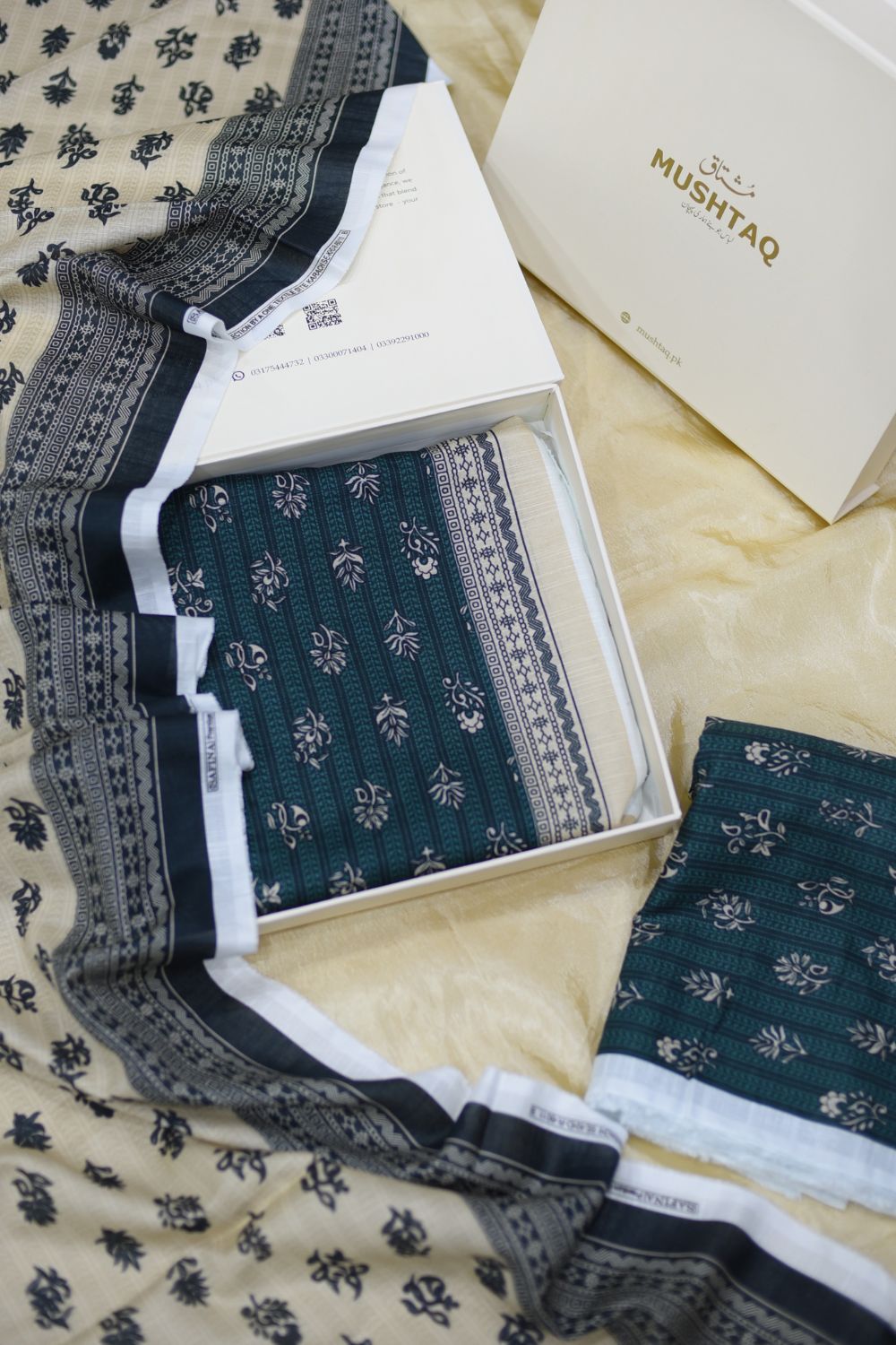 3Pcs Printed Khaddar with Box and No DC Charges Degsin - 8