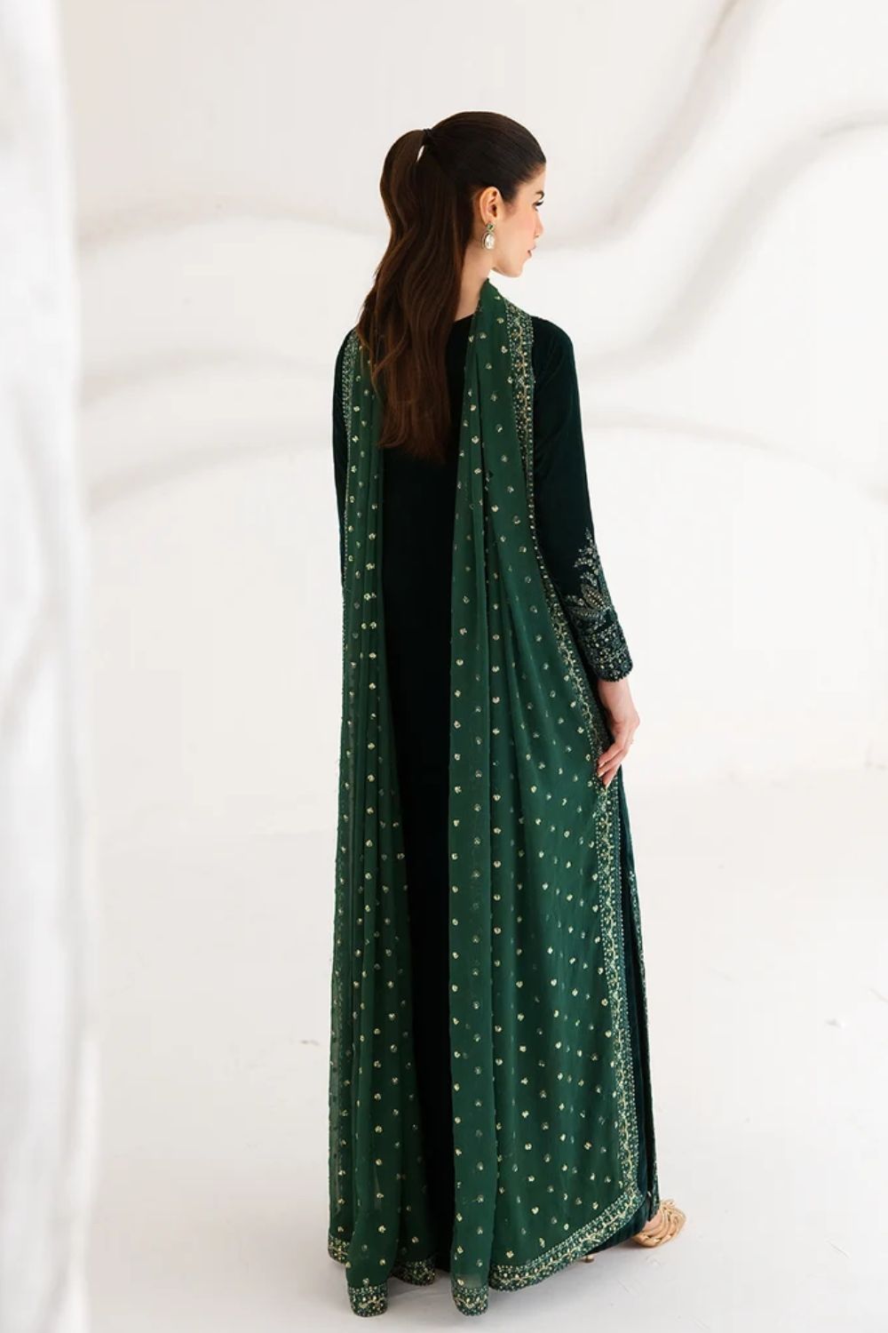 Emaan Adeel The Velvet Affair 3 Piece Unstitched Embroidered Velvet Suit AMEROTTE