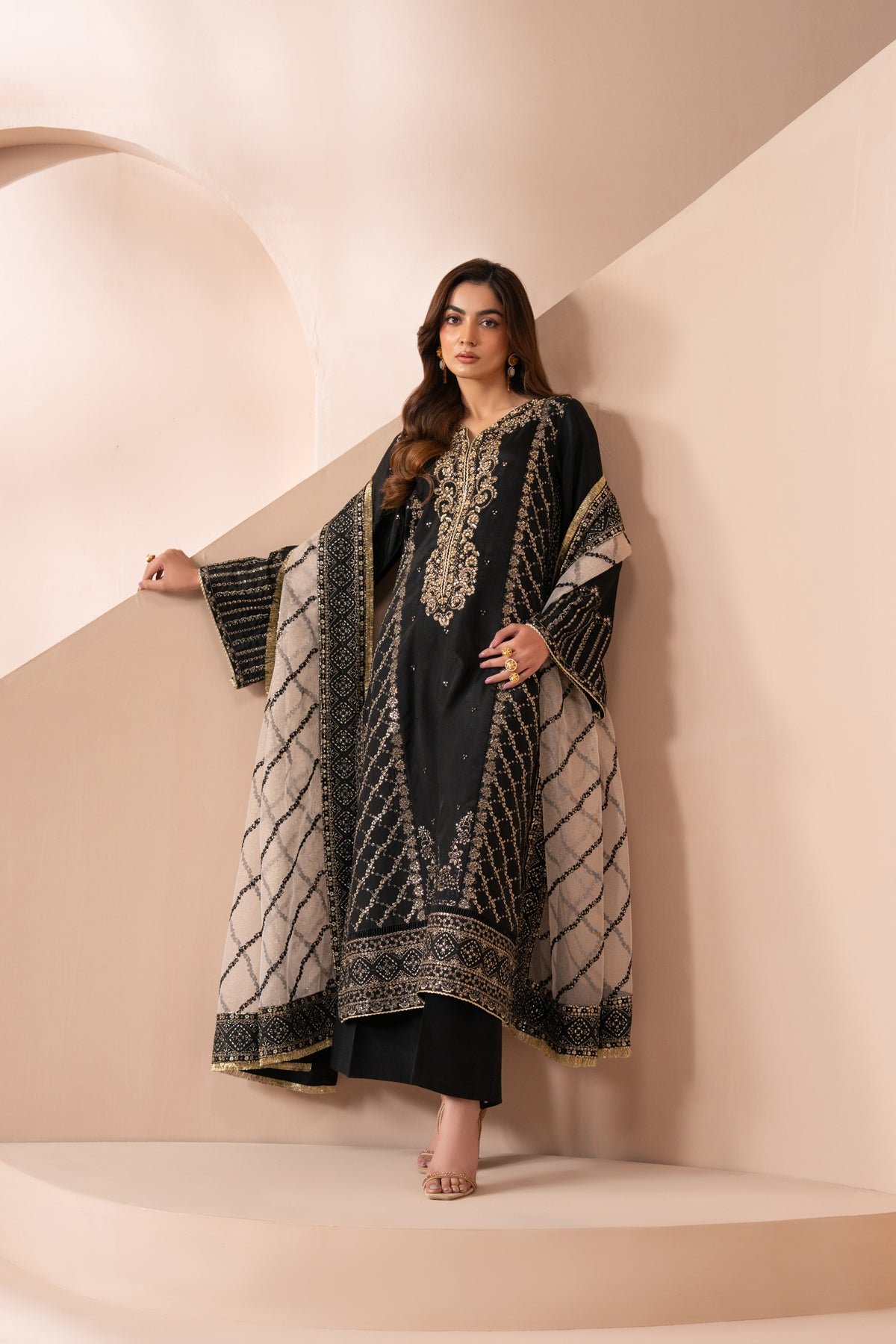 Zaeva Unstitched Embroidered Tissue Silk 3 Piece Suit By Xenia Formals